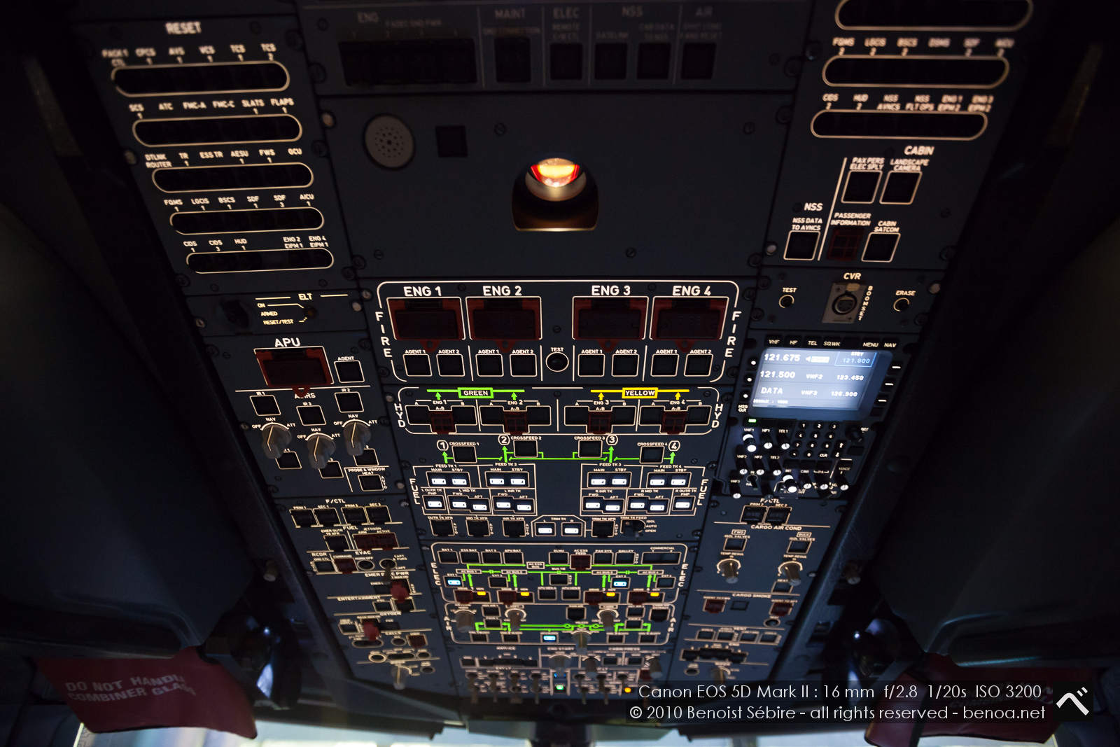 A380 Cockpit-05
